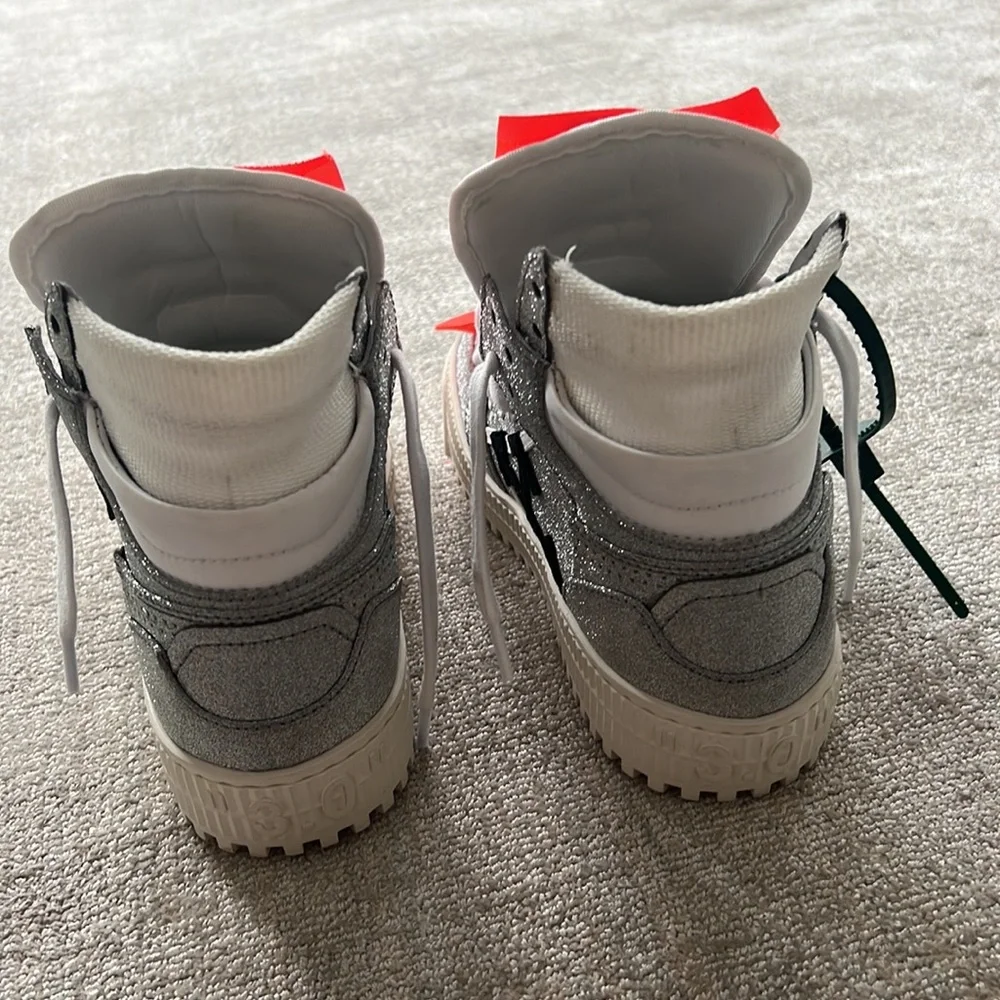 NWT Off-White
Off-Court 3.0 glitter high-top sneakers Women Size 36 - Picture 5 of 11